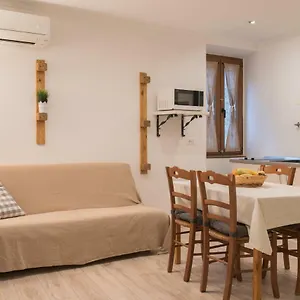  Apartment Vale Croatia